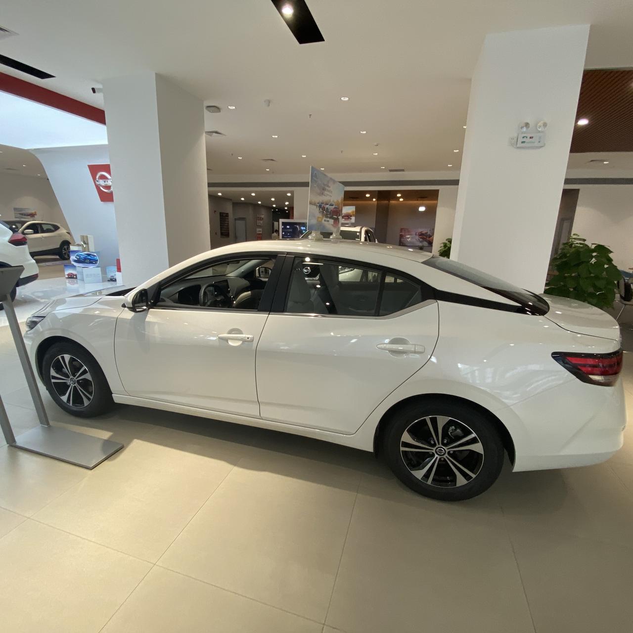 14代轩逸悦享版黑色各位帮忙看看价格该送的都送了送的保养落地135500