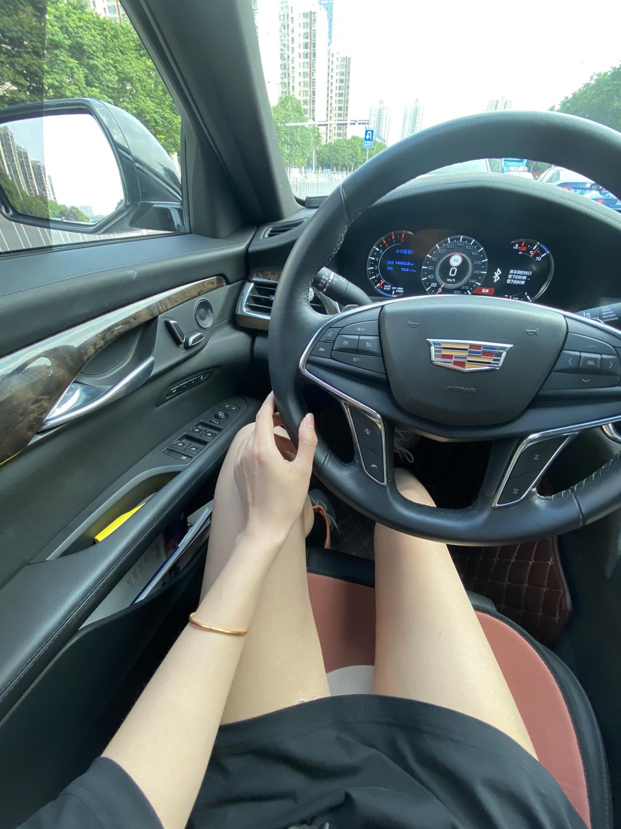 好看冰淇淋味柠檬海盐 · 奔驰glc车主·车龄1年杵你两下就杵你两下呗