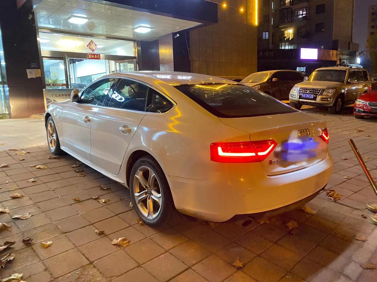 14年奥迪a5四门轿跑