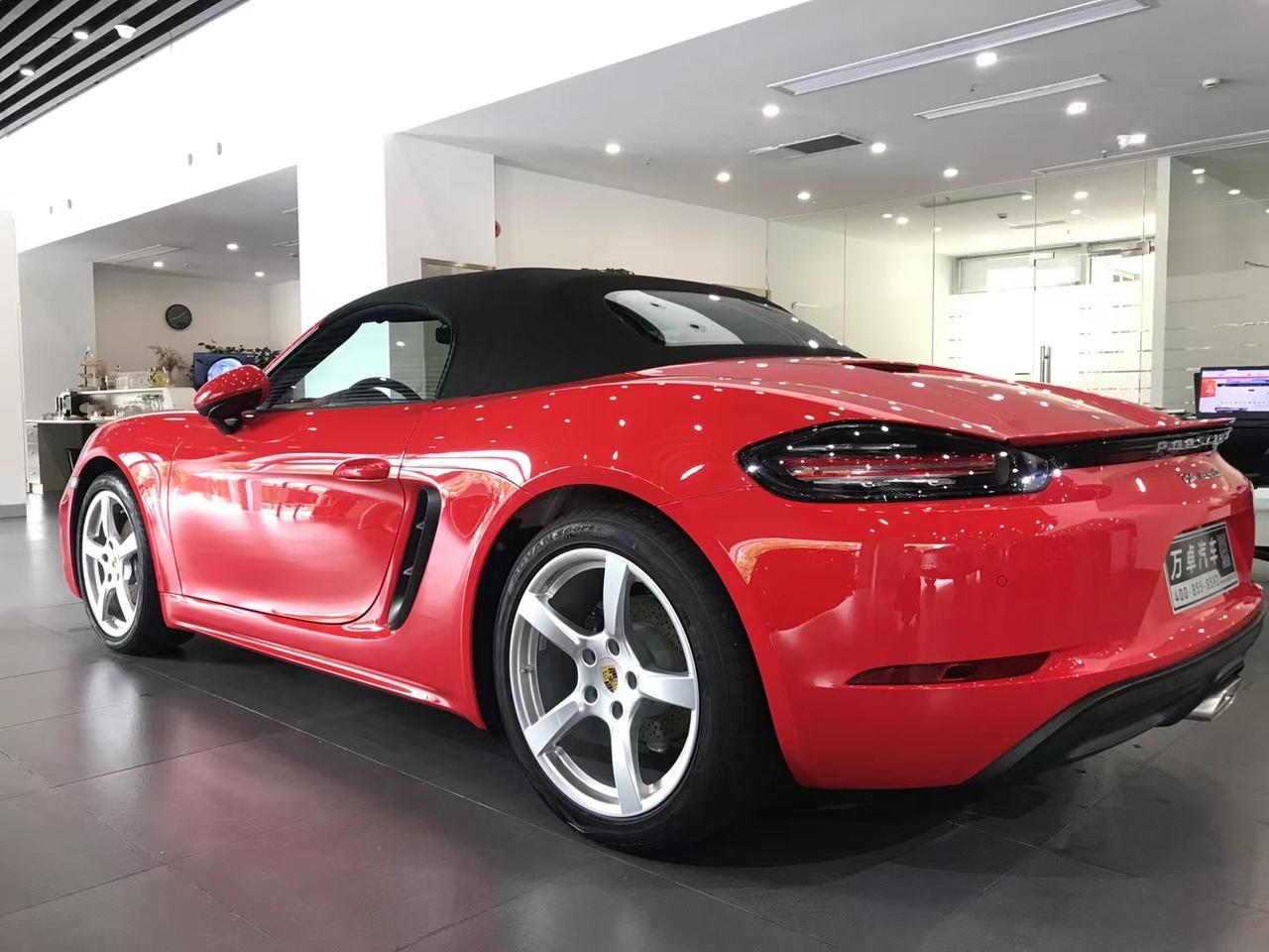 保时捷718boxster红红