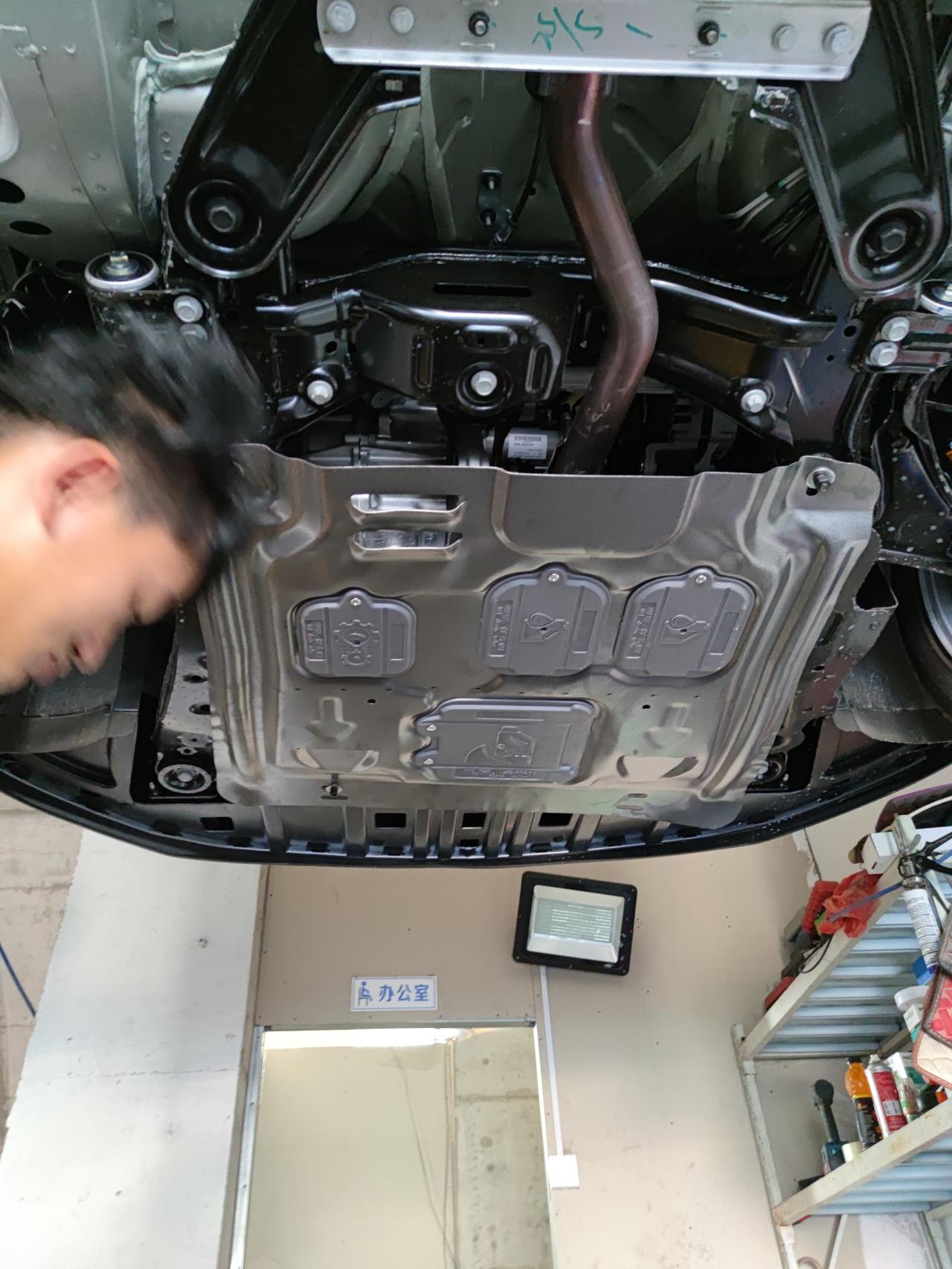 科鲁泽底盘空荡荡