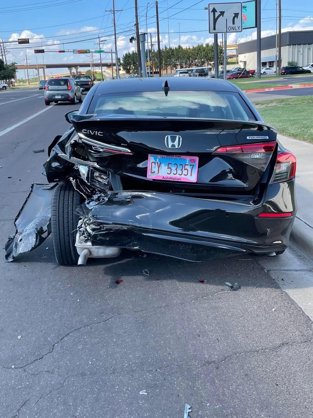 全新第十一代本田思域被追尾了