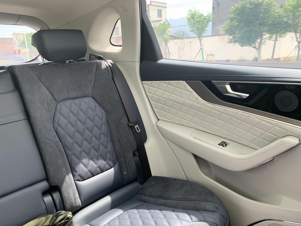 hs5的蓝白内饰,太香了_红旗hs5车友圈_懂车帝