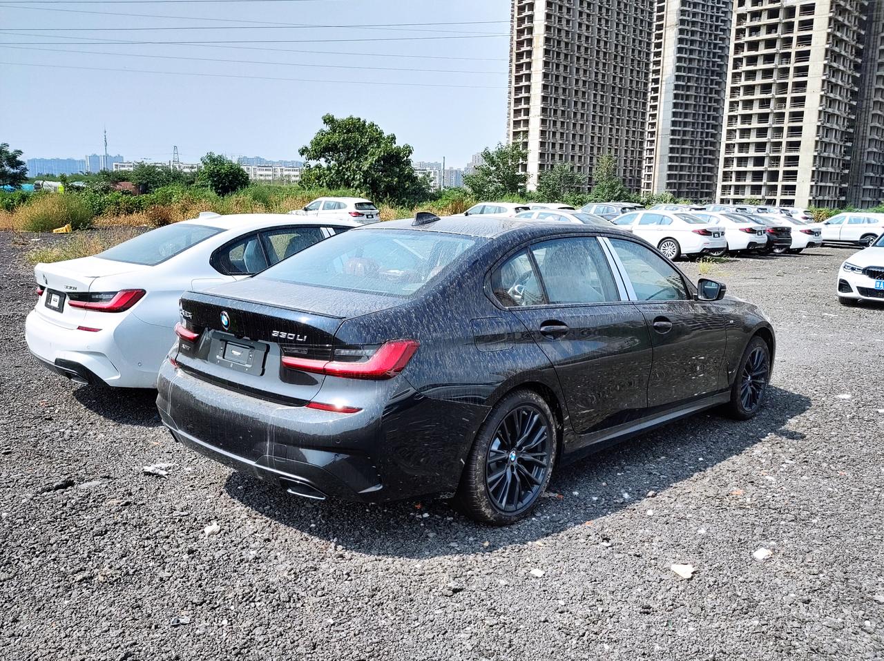 不等了后天提车,330曜夜碳黑 火山红_宝马3系车友圈_懂车帝