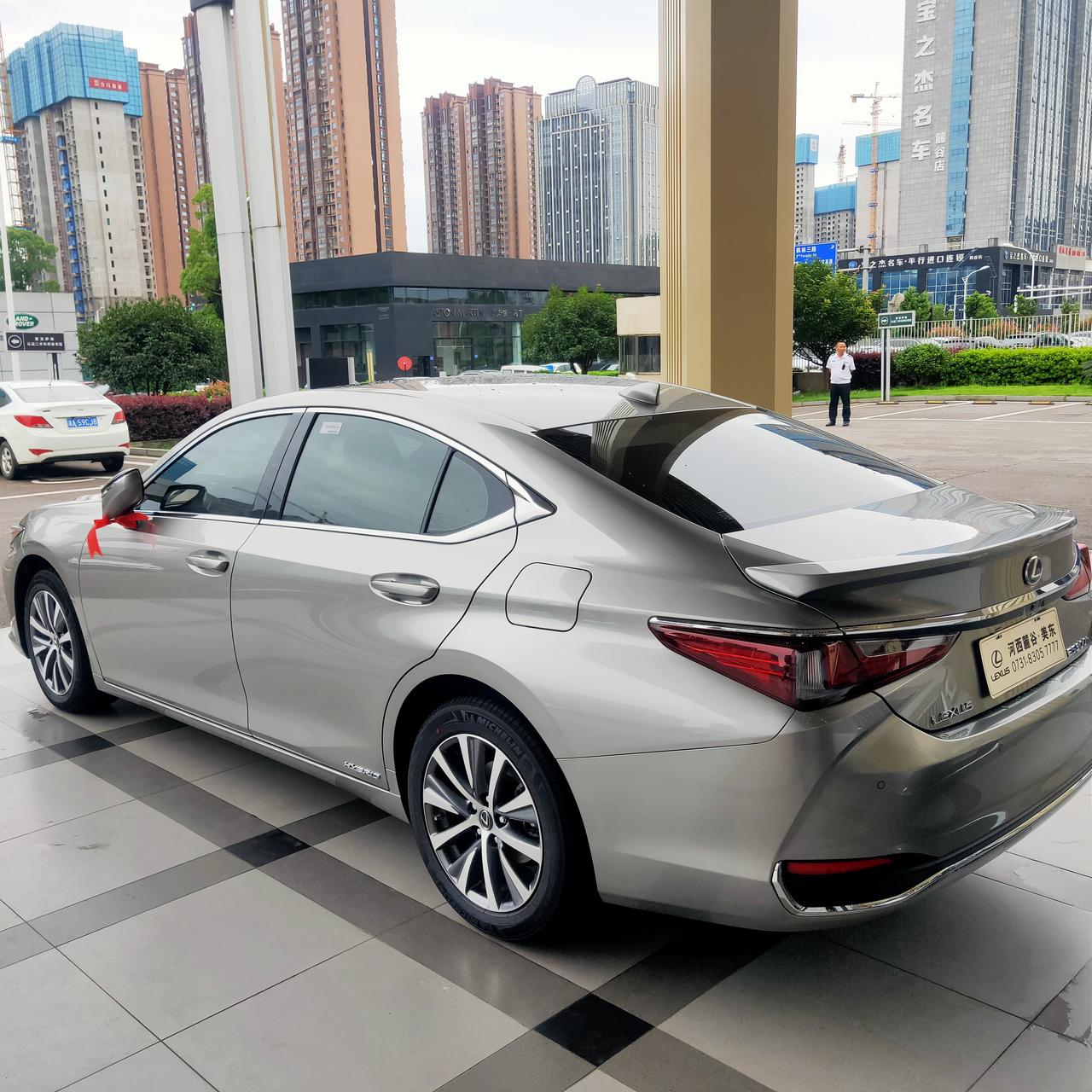 今天终于提车了_雷克萨斯es车友圈_e300l和es300都是300_懂车帝