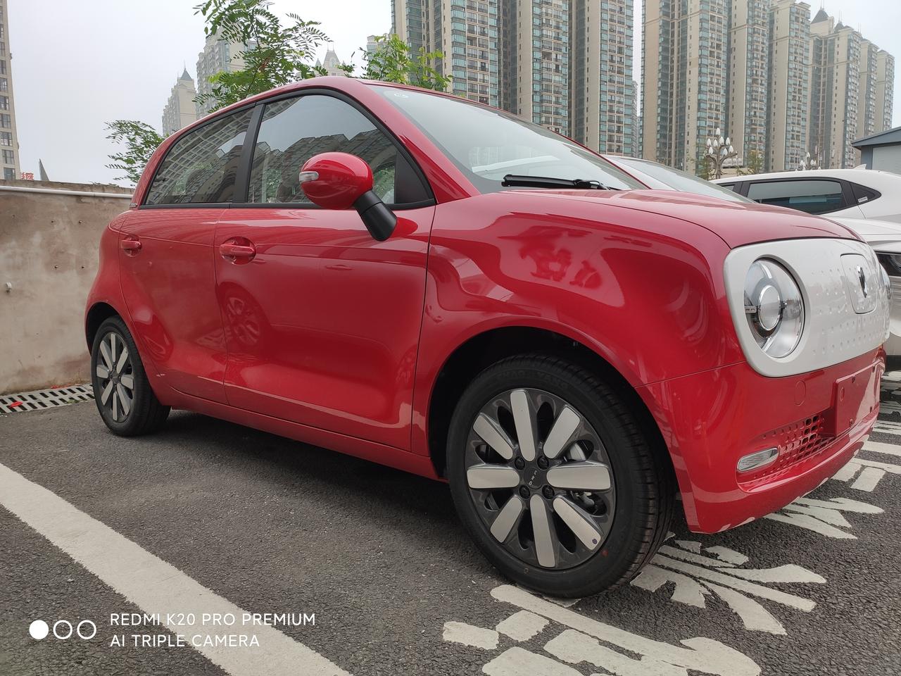 大气的红色,代表事业红红火火,生活红红火火_欧拉黑猫车友圈_懂车帝