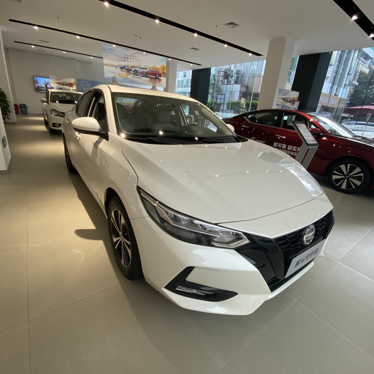 14代轩逸悦享版黑色各位帮忙看看价格该送的都送了送的保养落地135500