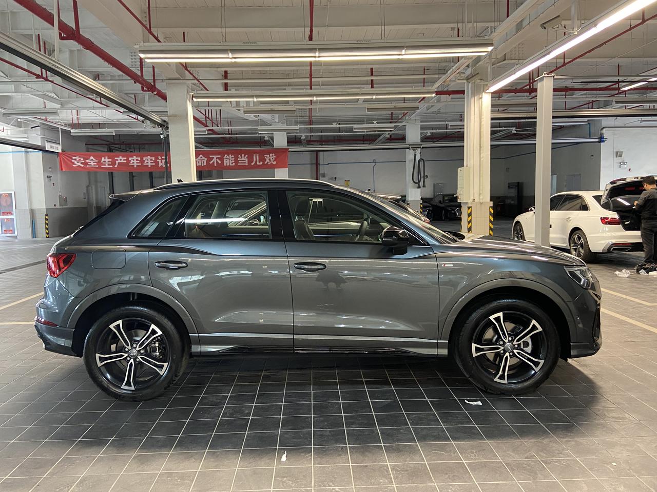 奥迪q3 2021款 购车1个月 口碑评价:外观 首先我是加