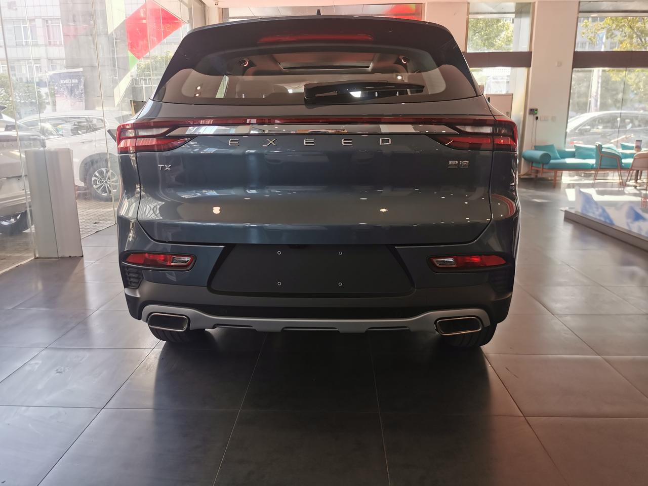 星途tx,钛金灰,稳重大气的外形,流畅的腰线,搭配这低调奢华