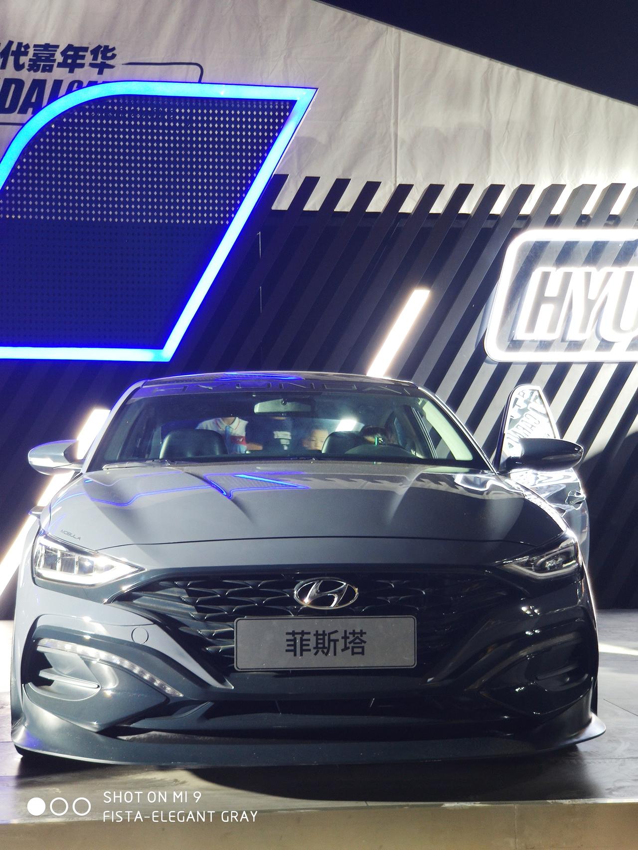 的蜗牛菲斯塔车主·车龄3年确实很漂亮,这个应该是属于水泥灰的颜色