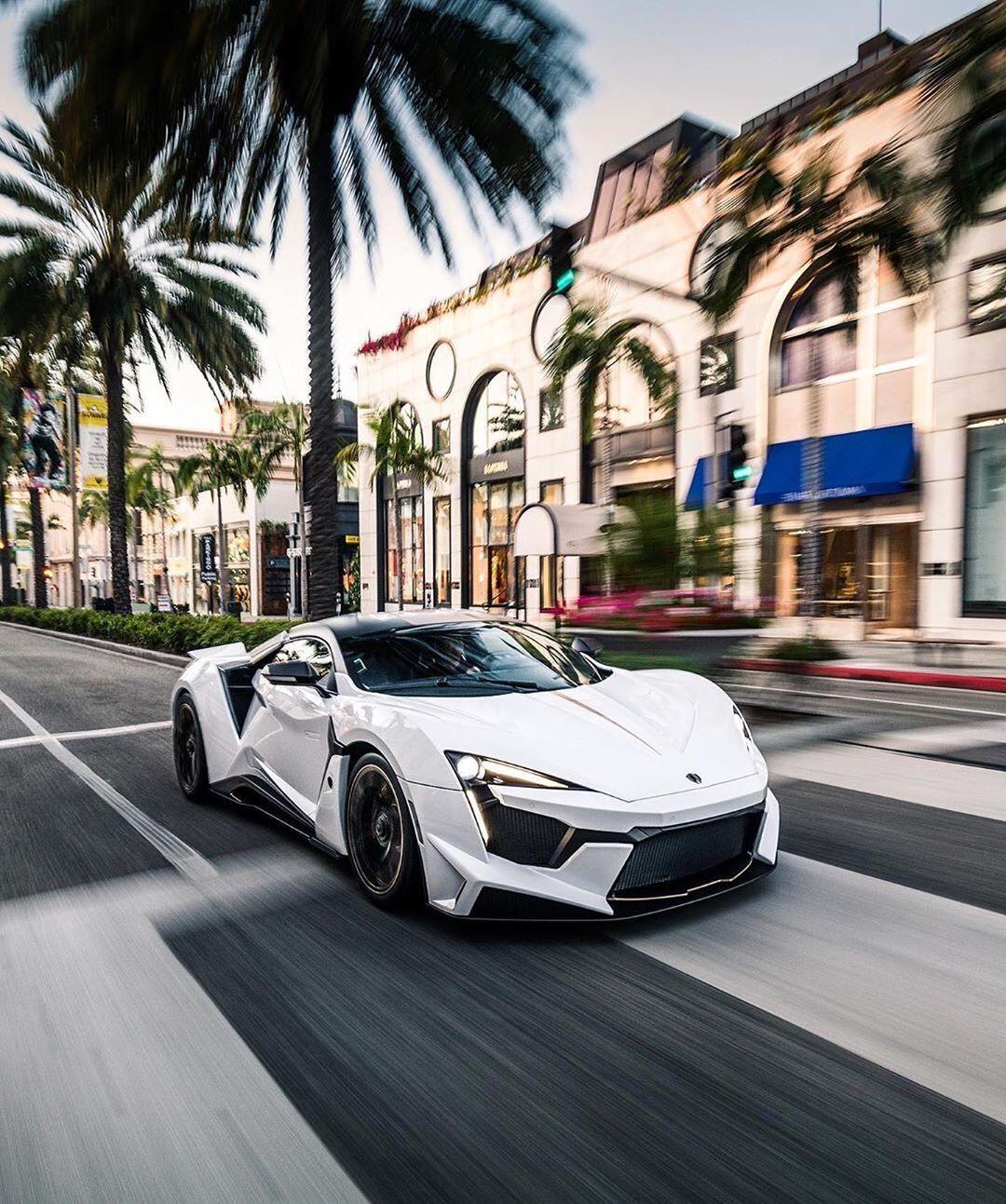 w motors fenyr supersport,2000