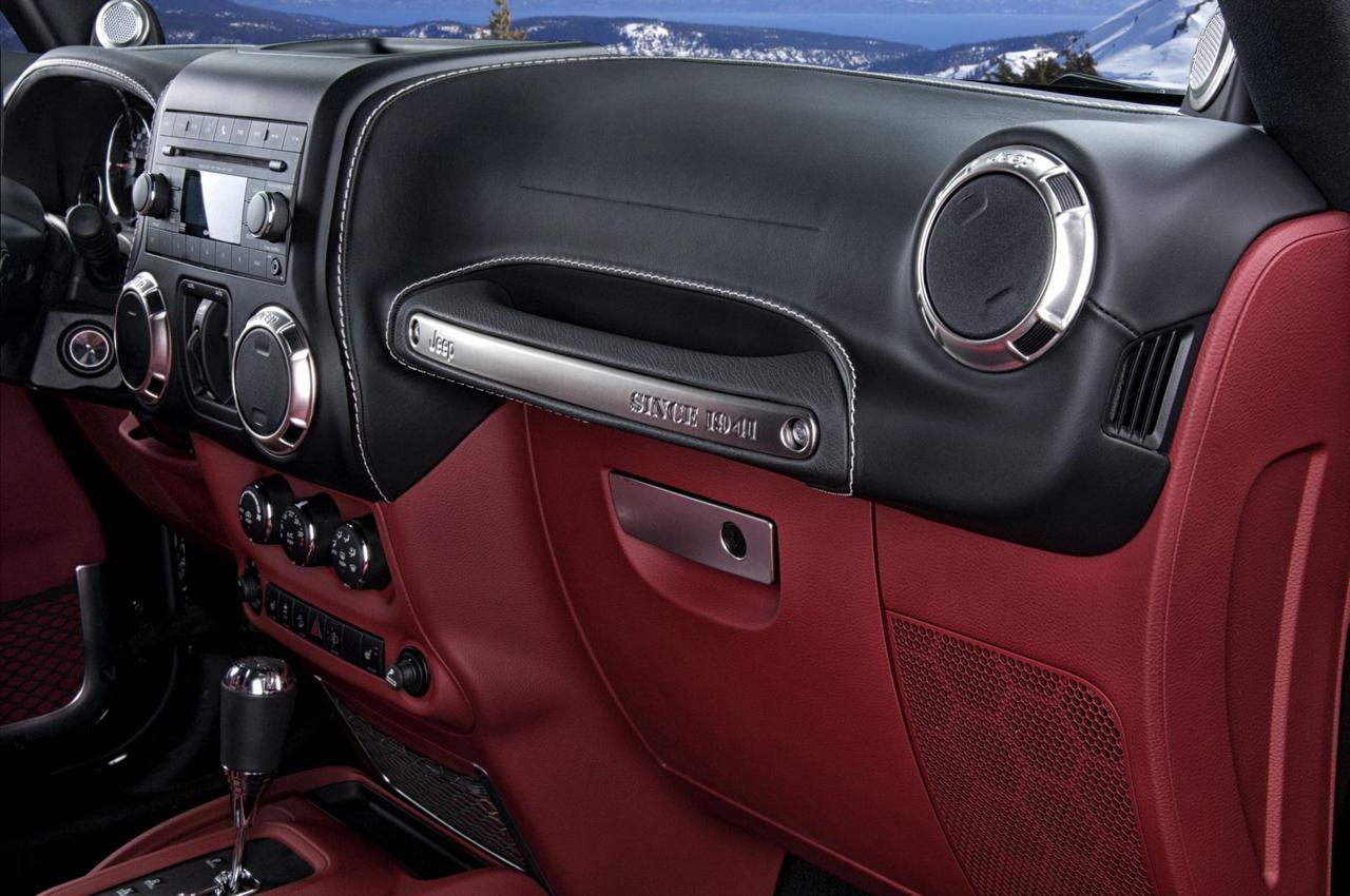 jeep牧马人内饰改装升级波尔多红色给硬汉增加点色彩吧