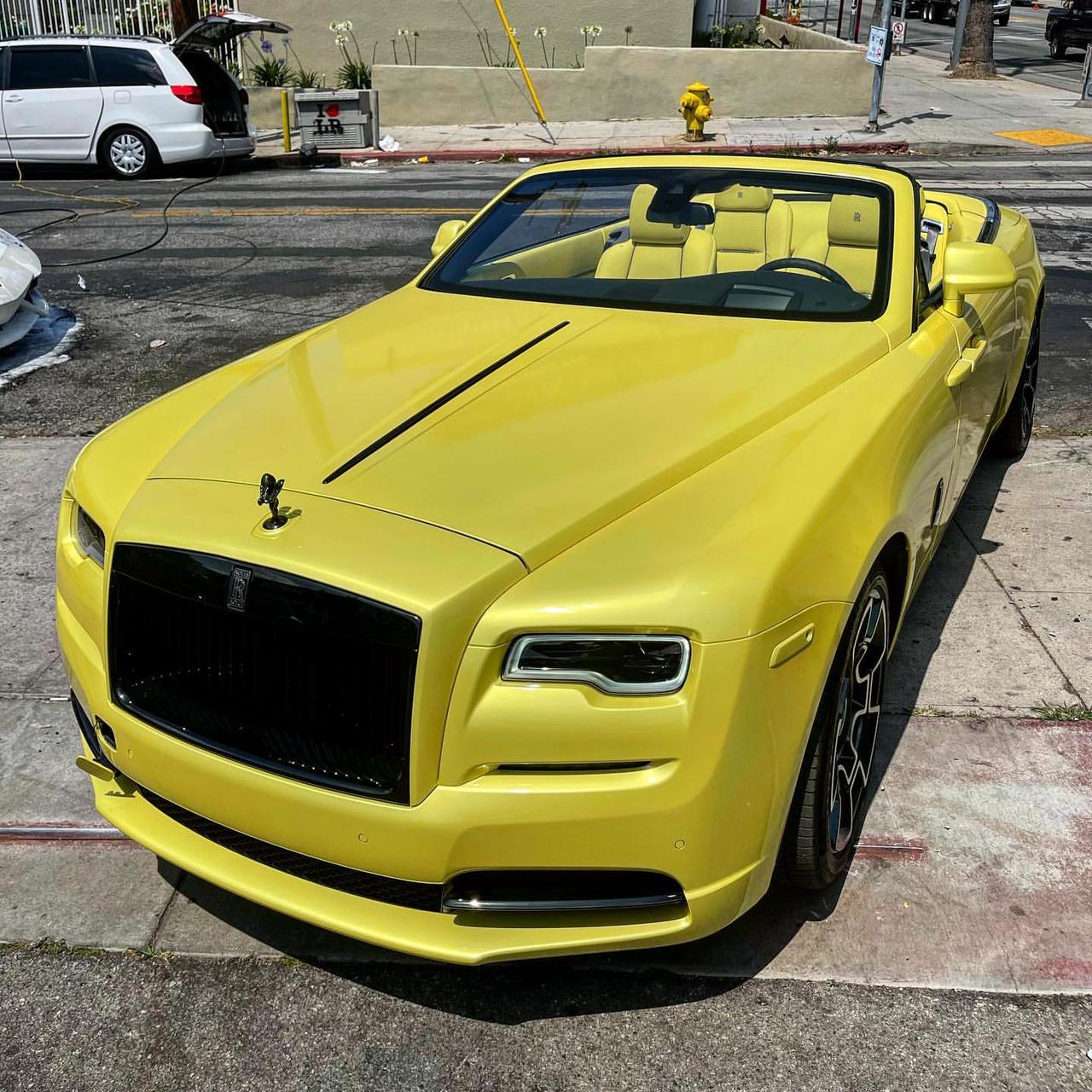 金色劳斯莱斯_魅影车友圈_懂车帝