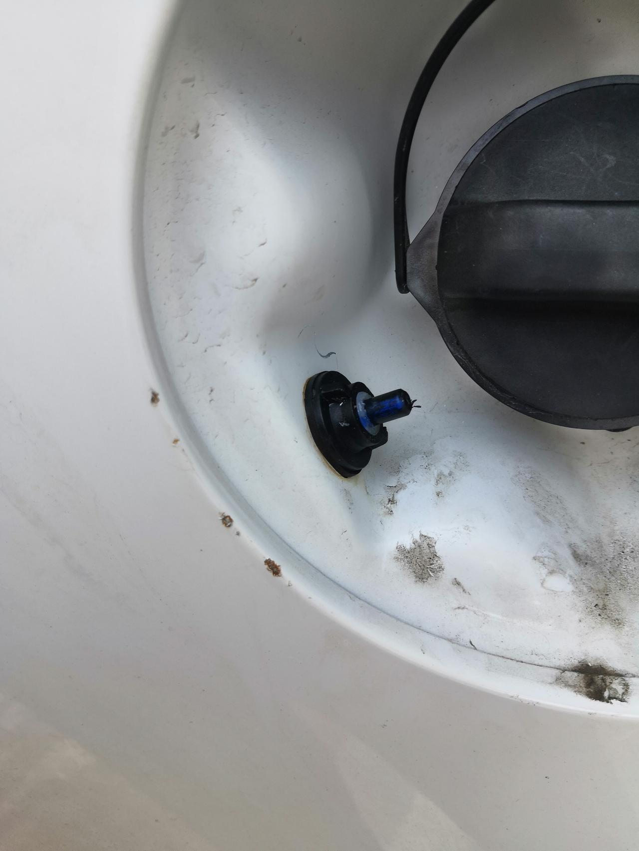 油箱盖被人撬几次了,怎么办_捷途x70车友圈_懂车帝