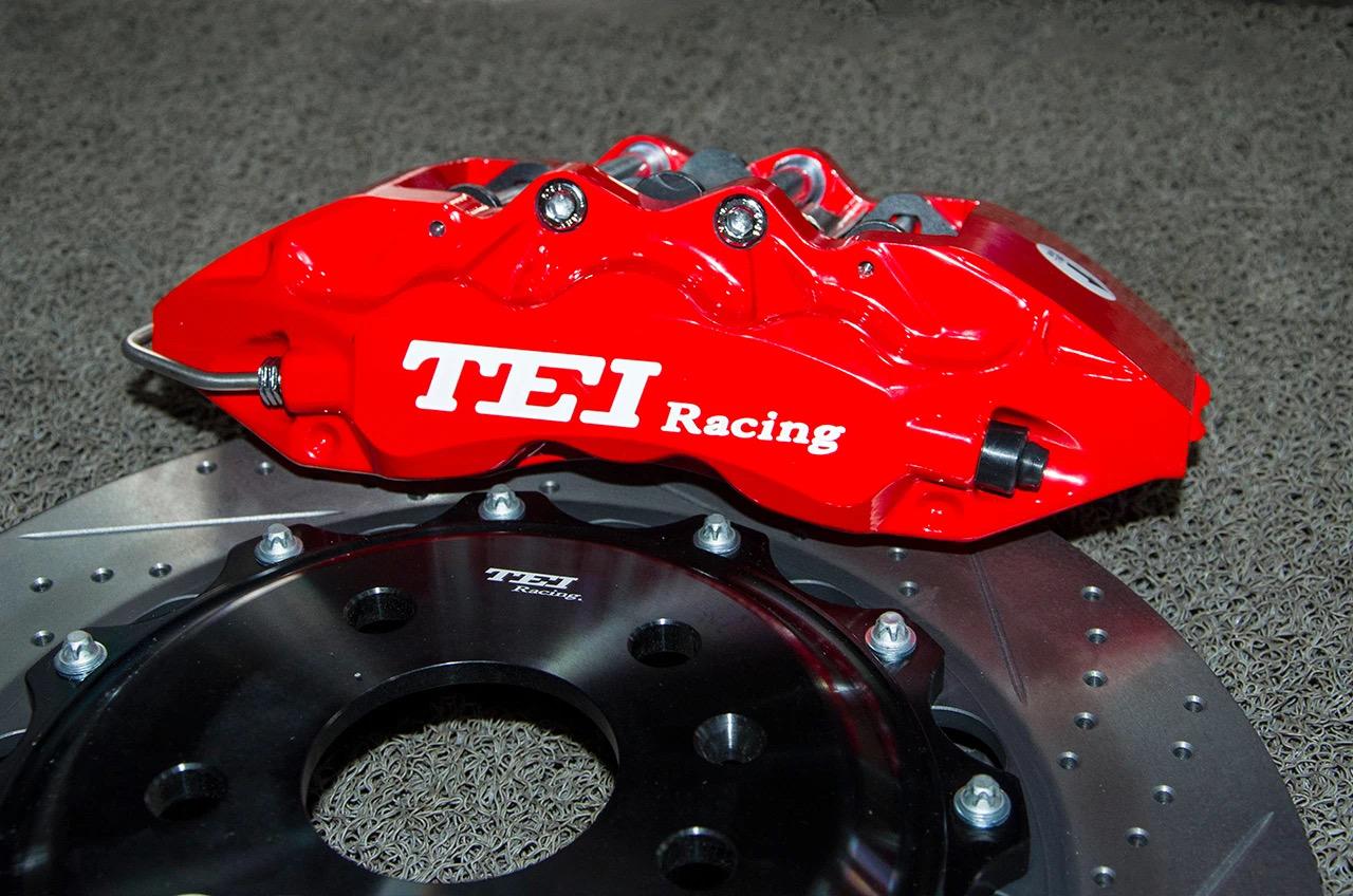 改装车型:大众cc 改装产品:前:p60s红色大六活塞卡钳