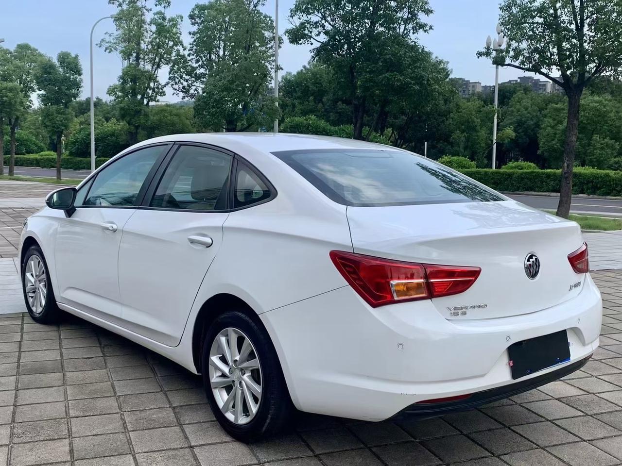 17年精品别克威朗