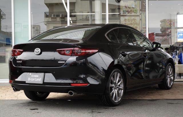 采用黑色涂装,外形更加运动,马自达昂克赛拉海外实拍!日前,有