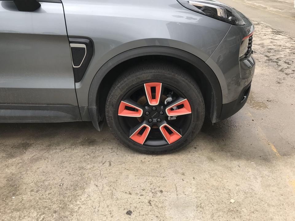 领克的轮毂颜色很惊艳