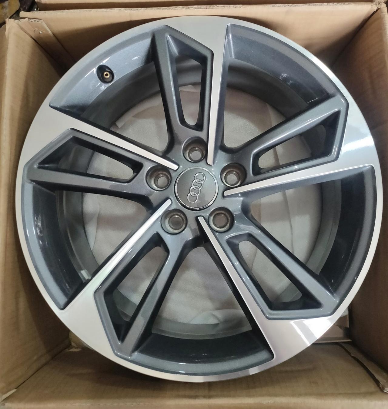 原车刀锋轮毂_奥迪a4l车友圈_13gm_懂车帝