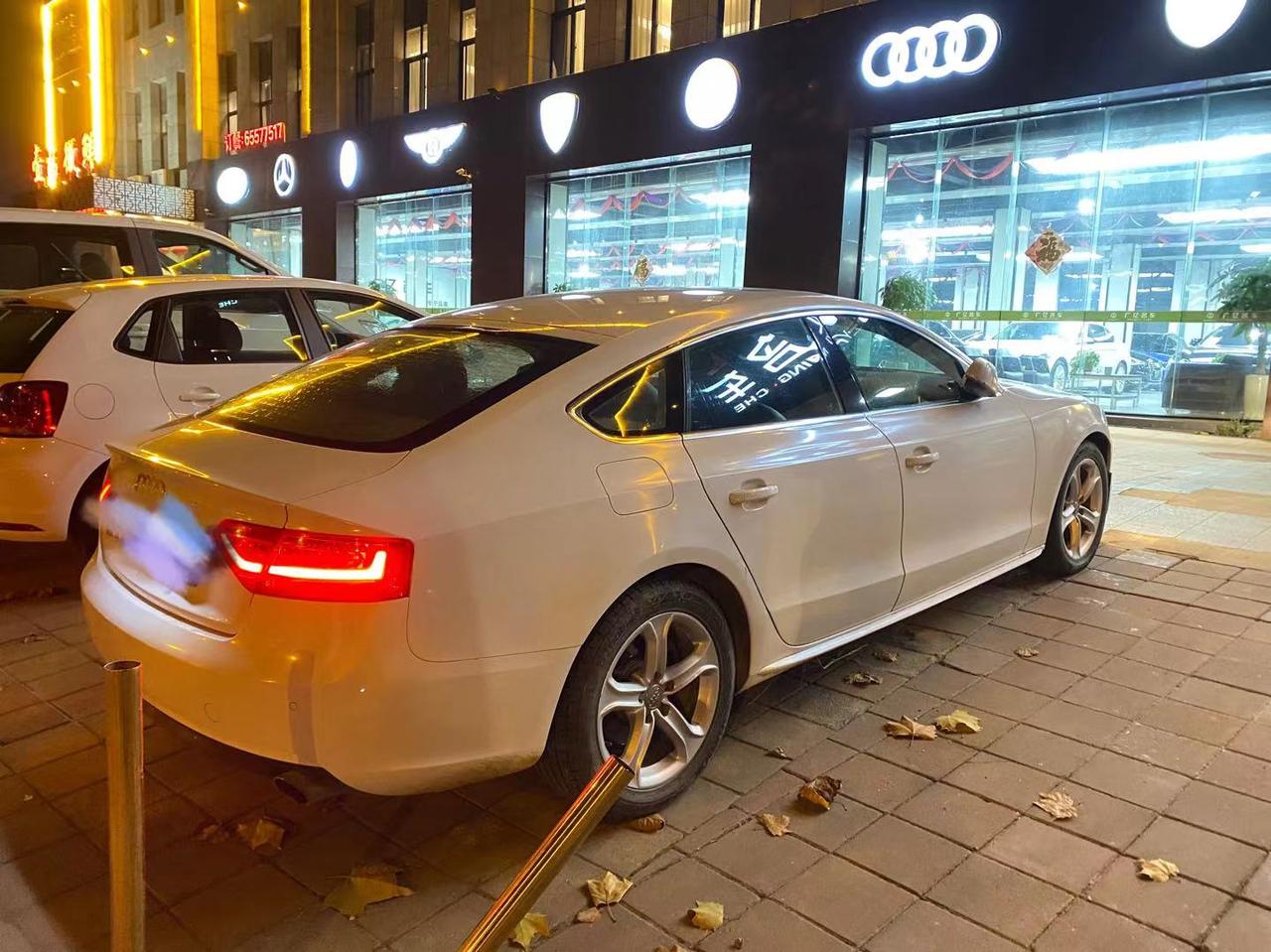 14年奥迪a5四门轿跑