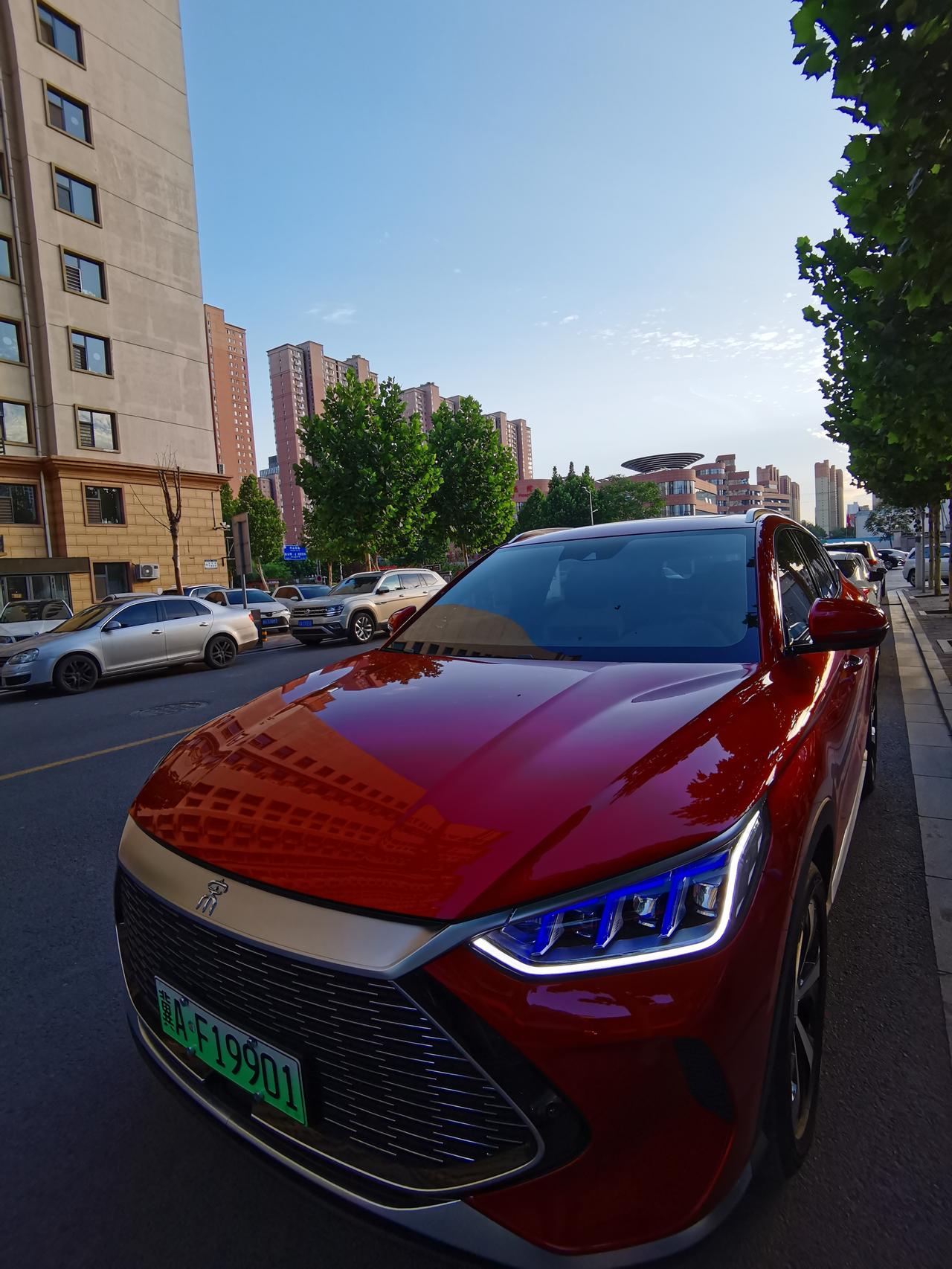 比亚迪宋plusdmi赤帝红封面图来了