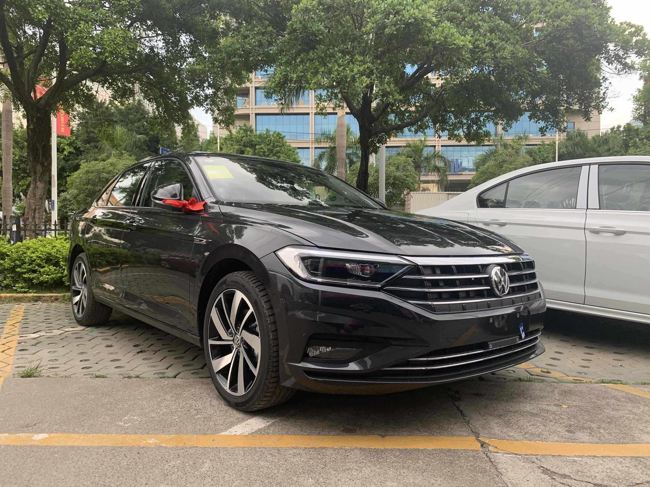 黑色速腾豪华版照片