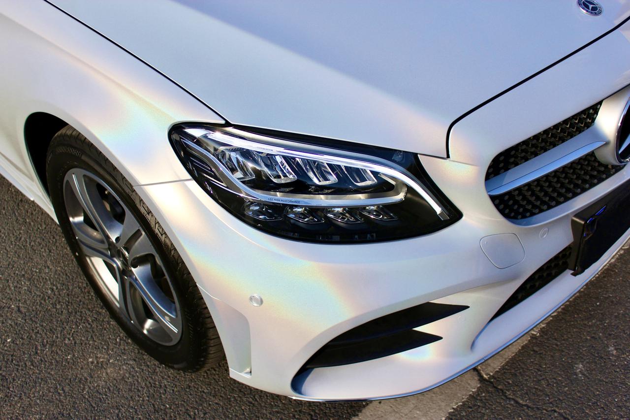 奔驰c260l镭射白是有点不一样