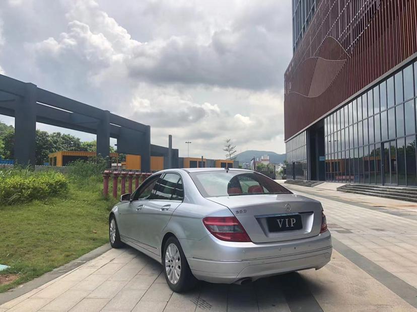 09年梅赛德斯奔驰c200