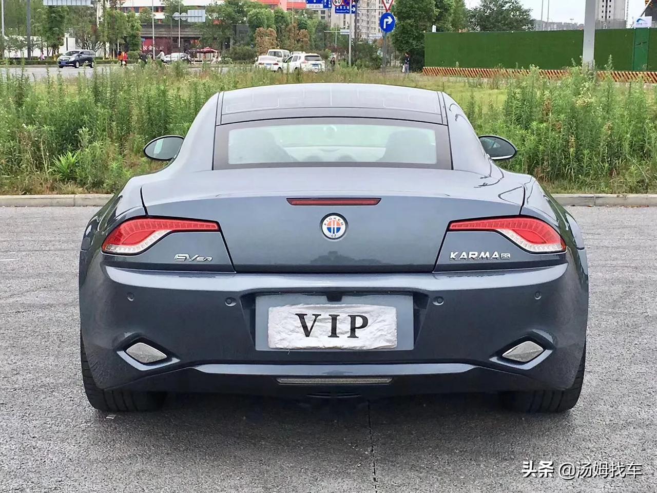 菲斯科卡玛是一款四门四座电动跑车,排放量几乎是现有生产车型中