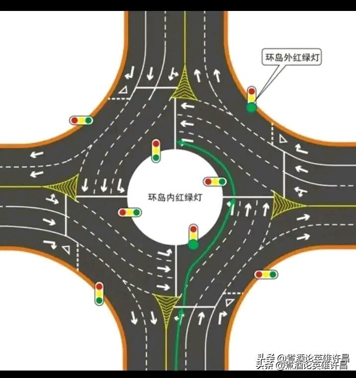 在走到东湖转盘处,一定要遵守交通规则,按照交通信号灯和所需车道行驶