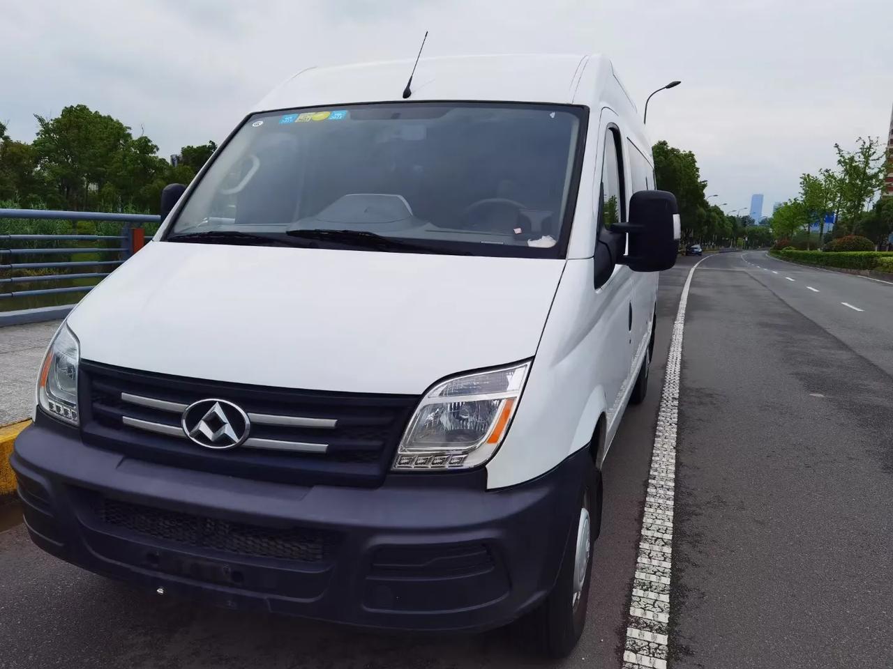 17年大通v80加长7座高配极品车况全车原版基本原漆倒车影像没拉过重货