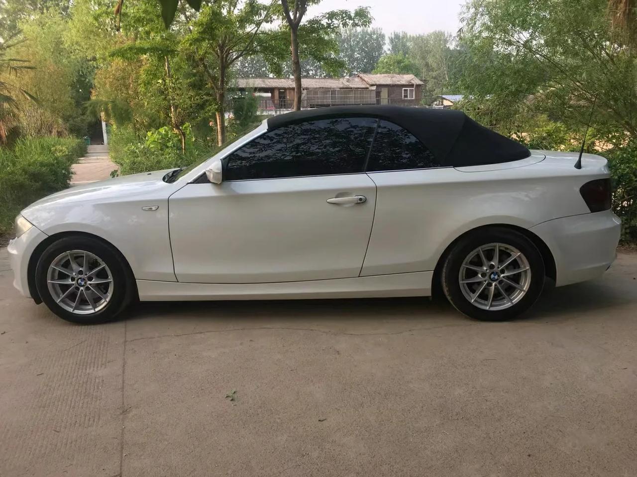 11年宝马小敞篷两门四座无框车门