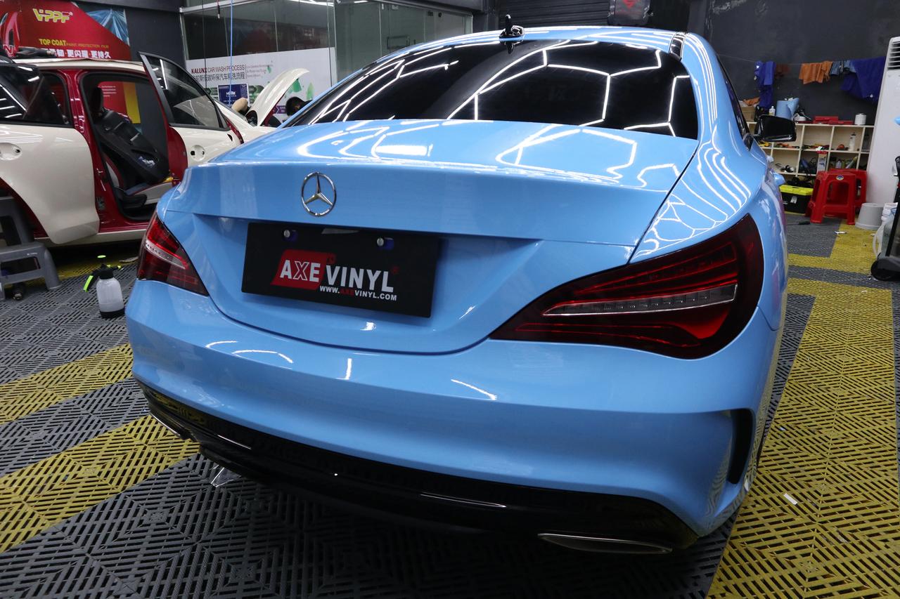 汽车改色宝马蓝白渐变