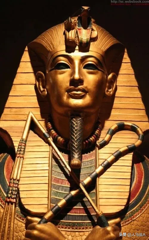 大型|三星堆文物大型撞脸现场 网友笑道一模一样