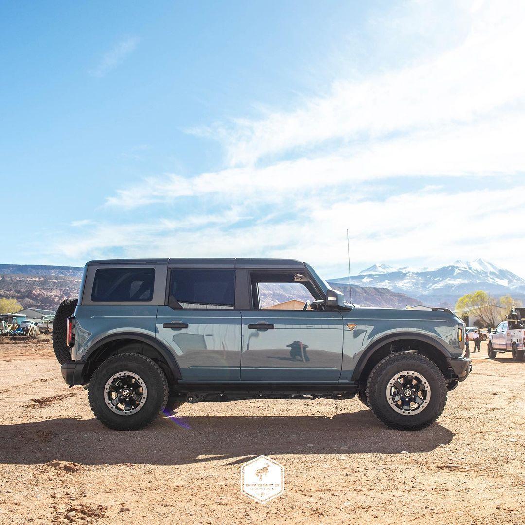 福特烈马(ford bronco)不同颜色,两门四门,原车的