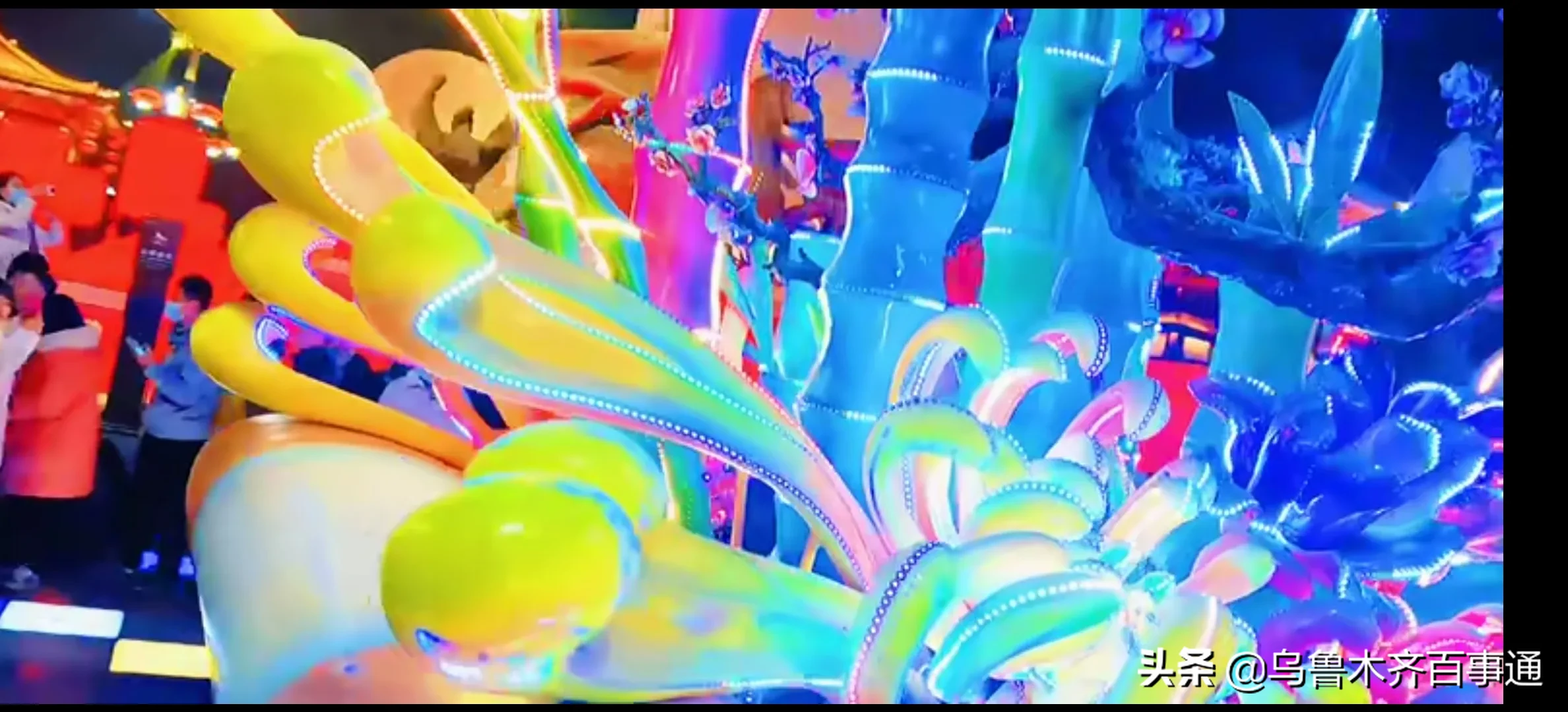 人流|大唐不夜城人流过大演出全部取消 不夜城启动了单向循环