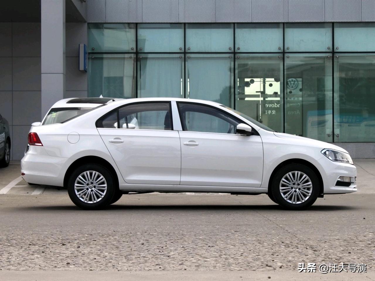 桑塔纳 国六 白色 19年8月,指导价11.38万 右前保险