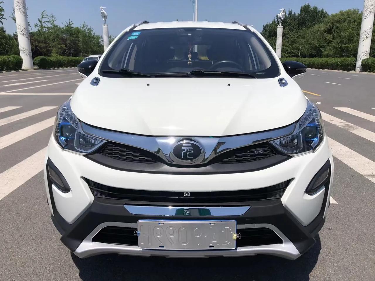 04贷款首付8千04新到17年比亚迪元手动15排量白车黑内方向盘满键