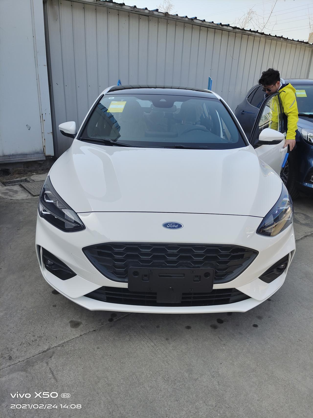 回答了:2021款福克斯stline落地价多少 科技包要另外