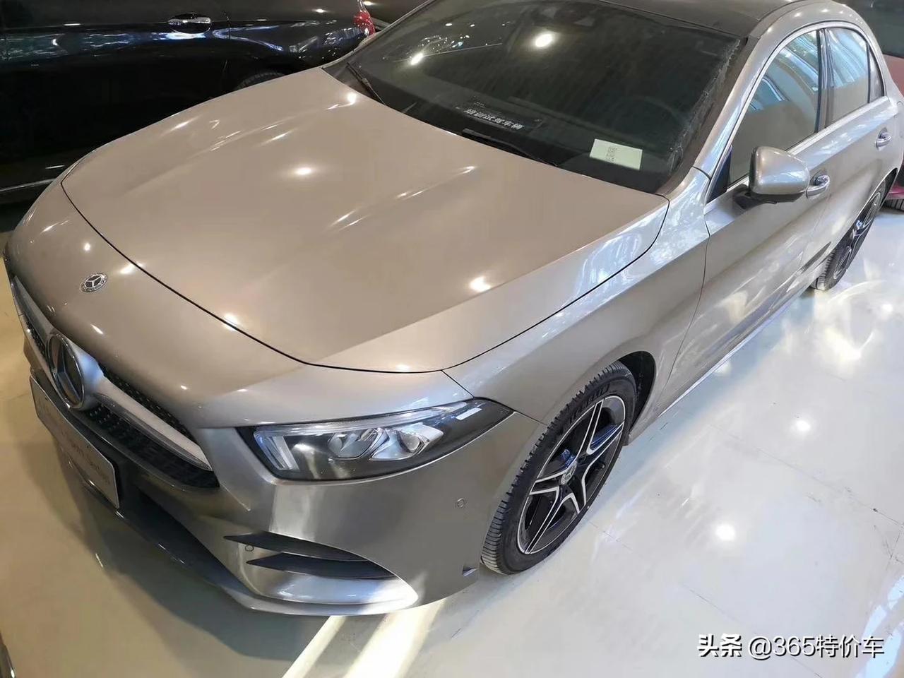 19款奔驰a200l2648皓沙银3000公里试驾车剩余最后2台车赠送价值63000