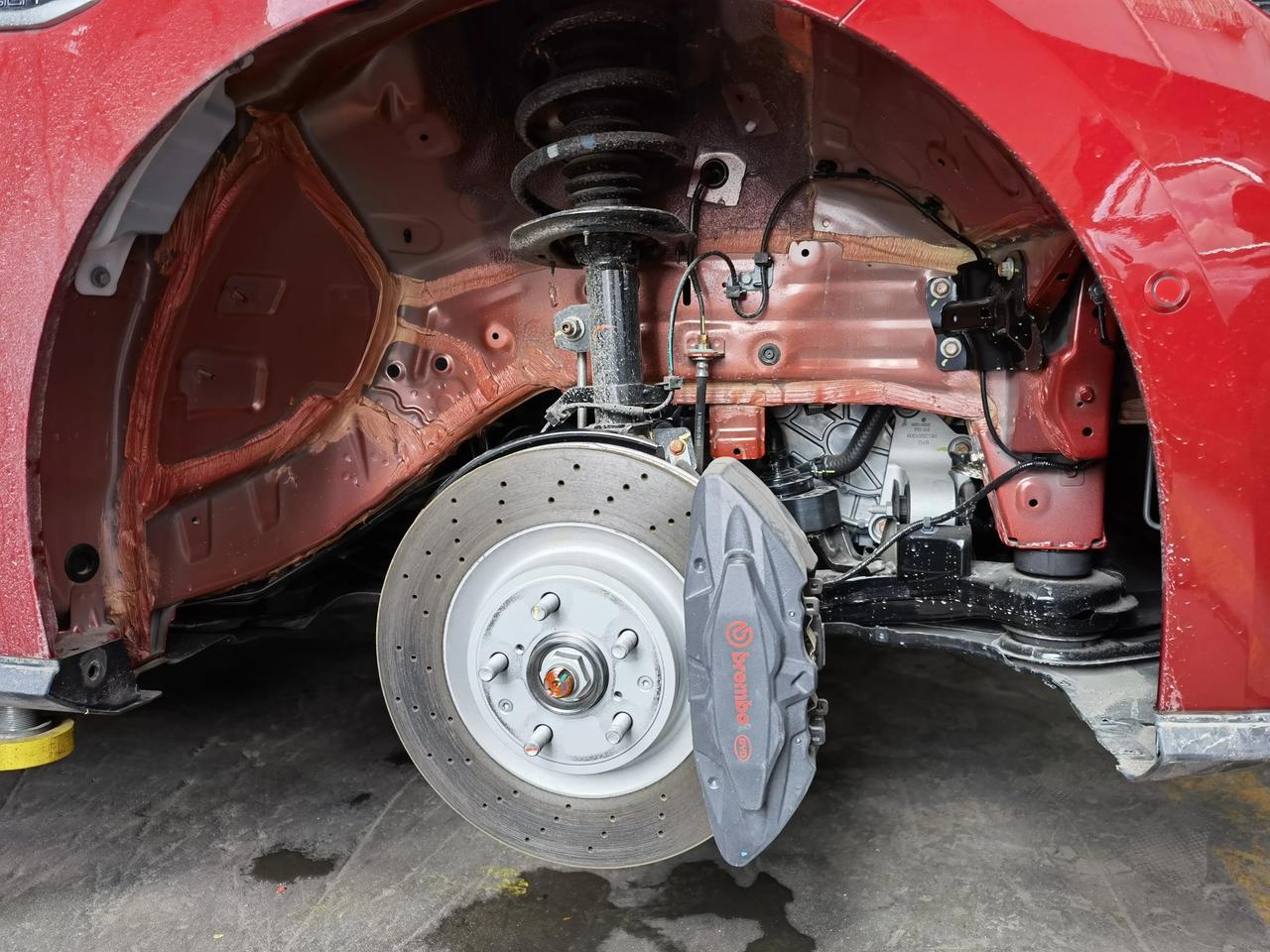 比亚迪汉ev四驱版高清轮拱内部图片大家看看这喷涂怎么样良心吗