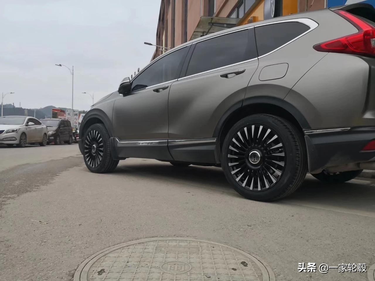 本田crv改装升级20寸锻造轮毂__懂车帝
