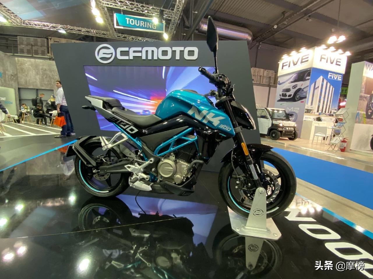 春风cf300nk升级版亮相配备滑动离合tft仪表电子油门2019米兰国际车展