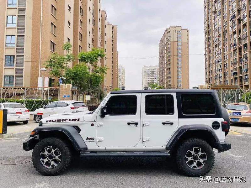 吉普牧马人罗宾汉四门敞篷版本地软萌妹子一手车未过户整车原版原漆开