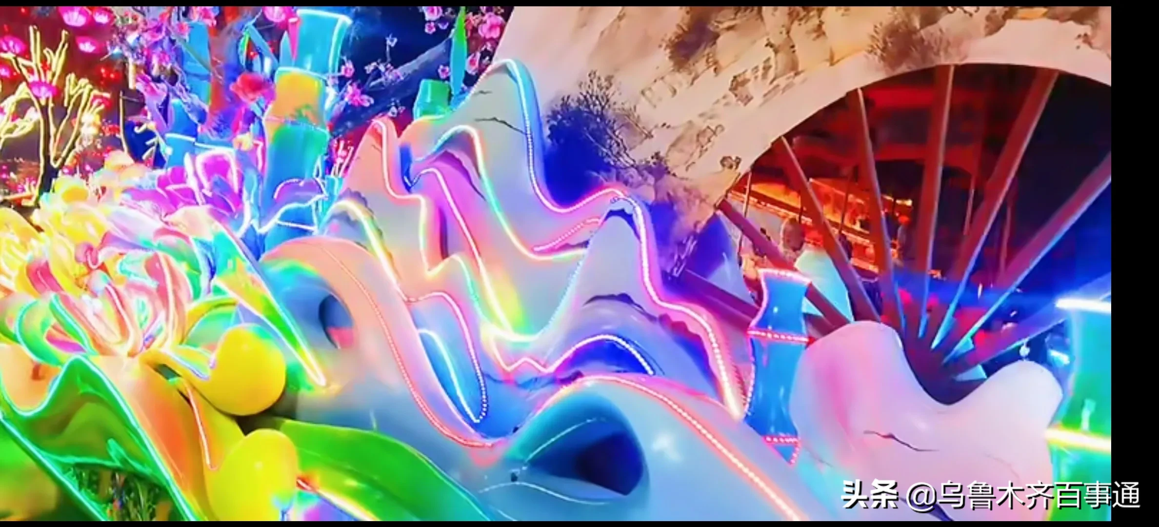 人流|大唐不夜城人流过大演出全部取消 不夜城启动了单向循环