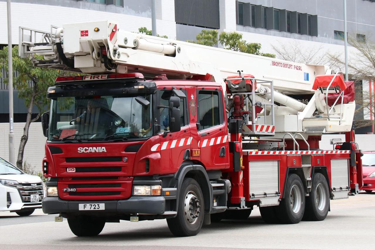 香港消防车绝大部分都是用斯坦尼亚卡车底改装的帅气