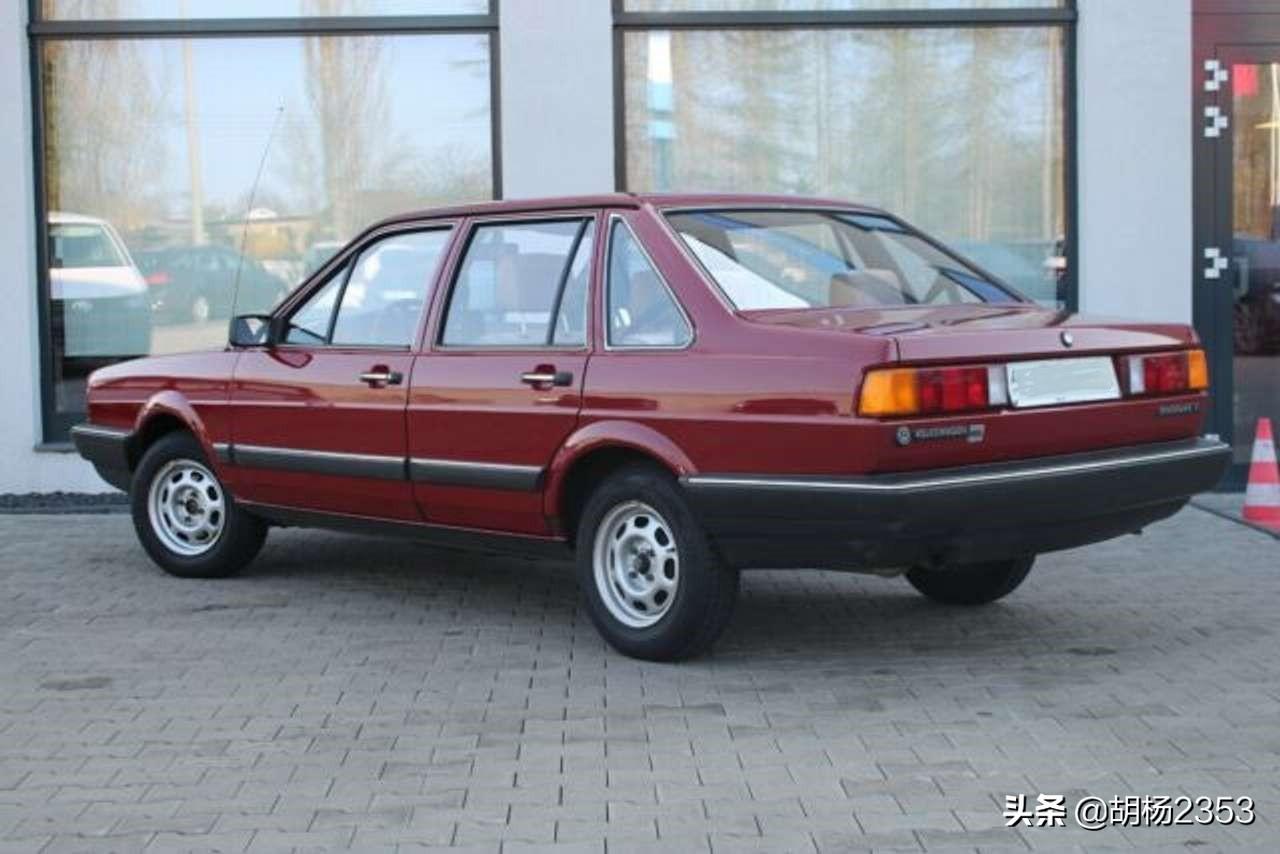 大众桑塔纳轿车于1981年首次亮相,它是第二代帕萨特的四门版_4/7页