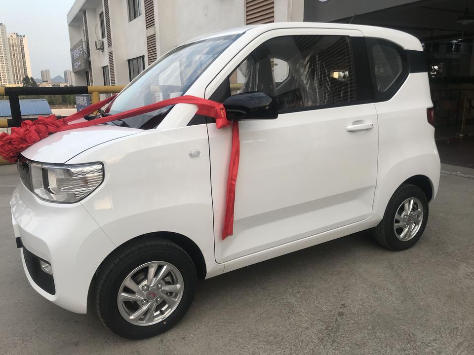 柳州五菱神车宏光miniev年后大卖