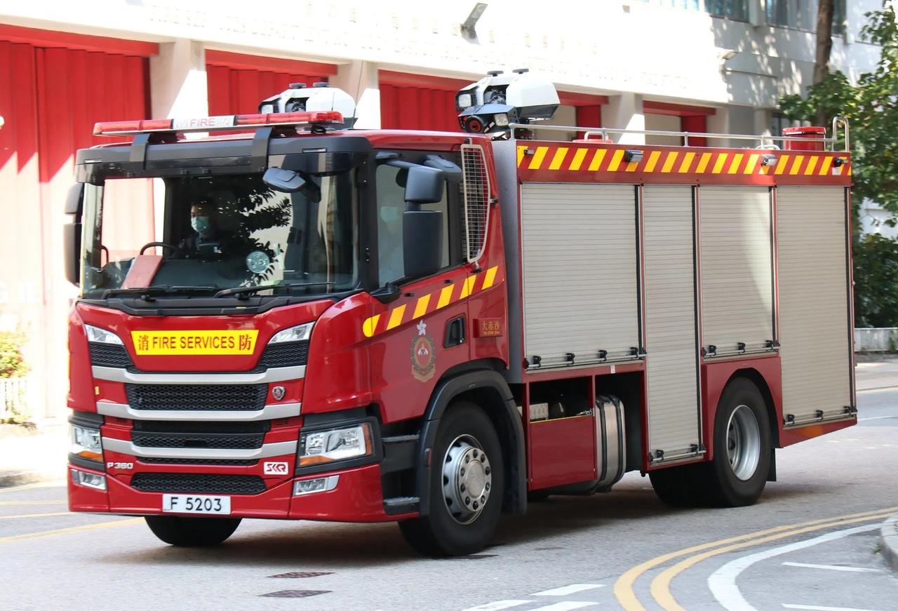 香港消防车绝大部分都是用斯坦尼亚卡车底改装的帅气