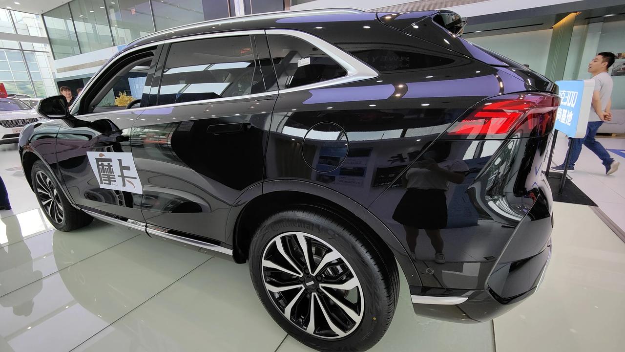 我要上微头条##魏派##摩卡#wey摩卡属于中型suv,其